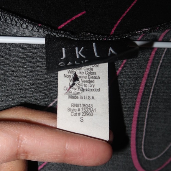 JKLA California Black Pink Swirl Print with Built In Neck Line Layer Size S - Picture 5 of 5